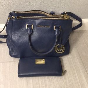 Michael Kors Sutton navy medium purse